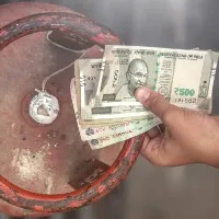 Center revokes subsidy on gas cylinder