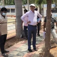 సర్ విజ్జి స్విమ్మింగ్ ఫూల్ పనులను పరిశీలించిన వీఎంసీ కమిషనర్