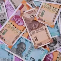 more than Rs 2 lakh currency notes in a beggar room who died with heart attack