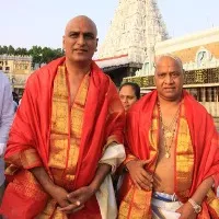 Harish Rao arrives Tirumala by walk from Alipiri