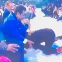 The rapper & the maestro: Honey Singh touches Rahman's feet