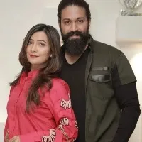 Kannada actress Radhika Pandit's pic with hubby, 'KGF' star Yash, goes viral