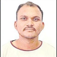 Auto driver poses as cop, cheats old people