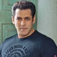 After 'death threats' Mumbai Police tighten security for Salman Khan, family