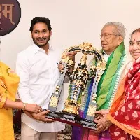 ap cmys jagan meets governor harichandan