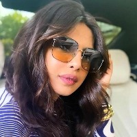 Priyanka shares a throwback bikini photo, hubby Nick finds it hot