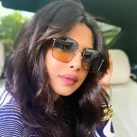 Priyanka shares a throwback bikini photo, hubby Nick finds it hot