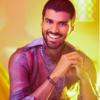 Cricketer Washington Sundar shakes a leg to 'Pathala Pathala' from 'Vikram'