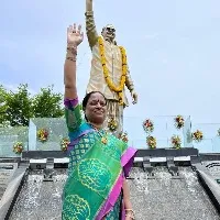 konda surekha comments on ys rajasekhar reddy and his family
