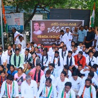 Congress continues sit-in at ED office in Hyderabad