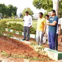  రాజీవ్ గాంధీ పార్క్ ఆధునికీకరణ పనులను పరిశీలించిన వీఎంసీ కమిషనర్