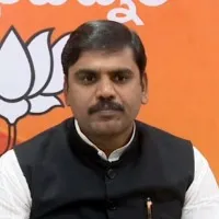 Vishnu Vardhan Reddy suggests Undavalli to concentrate on Congress