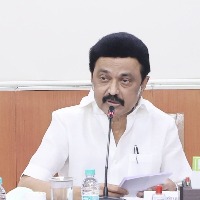 Stalin condemns ED action against Sonia, Rahul Gandhi