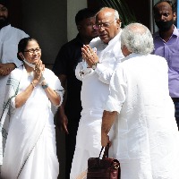 Opposition meeting: Bengal BJP ridicules Mamata's 'futile' attempt to get national importance