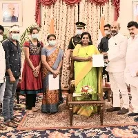 bandi sanjay coplaint to governor tamilisai over gouravelli lathi charge