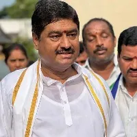 ap minister dharmana prasada rao faces a strange situation in gadapagdapaku programme