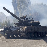 Thousands of civilians stuck in key Ukrainian city