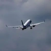 A Sri Lanka pilot refused order to climb to 35000 feet