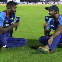 Hardik Pandya hails Dinesh Karthik after Rajkot heroics