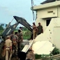 HC stays demolition of Ayyanna Patrudu house compound wall