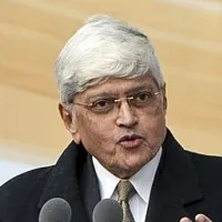 Gopalkrishna Gandhi refuses to contest in Presidential elections