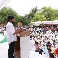 revanth reddy slogans before rashtrapathi bhavan