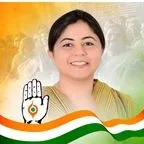 Mahila Congress President Netta DSouza spits at police personnel