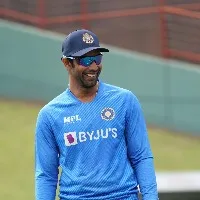 cricketer hanuma vihari strong reply to netizen over caste and territary remarks
