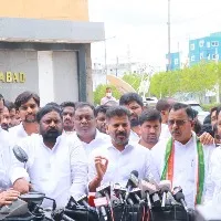 tpcc chief revanth reddy met agnipath agitations qccused in Chanchalguda Jail