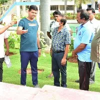 సర్ విజ్జి స్విమ్మింగ్ పూల్ పనులను పూర్తి చేయాలి: వీఎంసీ కమిషనర్