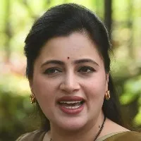 Navneet Rana demands presidents rule in Maharashtra