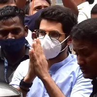 Aaditya Thackeray Open Challenge To Rebel Shivsena Mlas