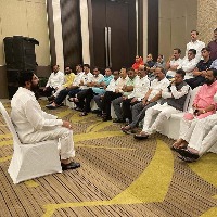 PIL in Bombay HC seeks 'return to work' by rebel Ministers, MLAs