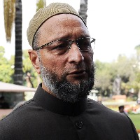 Owaisi condemns journalist Zubair's arrest