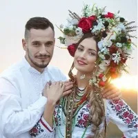 Thousands of couples marrying in Ukraine