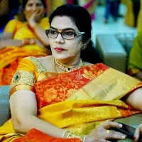 ysrcp leader anger on protocal officers over her name not in the list