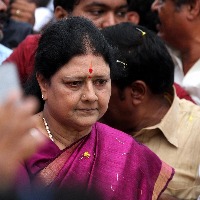 Sasikala on TN tour to emerge as AIADMK's top single leader