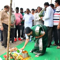 ప్రజలకు ఆహ్లాదం మరియు ఆరోగ్యం అందించేలా ఆధునికీకరణ పనులు: వెల్లంపల్లి 