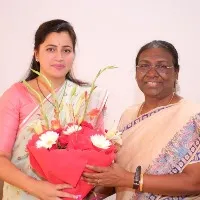 amaravati mp navneet kaur rana meets draupadi murmu in delhi