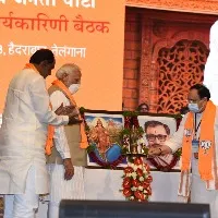 modi appreciated telanagana bjpleaders over arrangements to party meeting