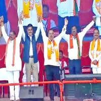 Former MP Konda Vishweshwar Reddy joins BJP at Vijaya Sankalpa Sabha