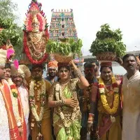 Telangana Bonam offered to Vijayawada Kanakaduramma