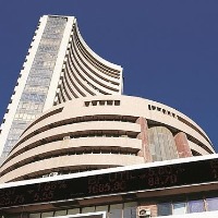 Markets ends in profits