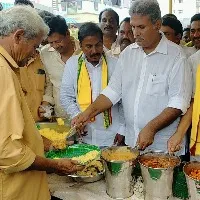 kesineni nani itnaugurates anna canteen in jaggayyapet