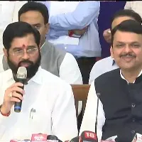 maharashrta deputy cm taken the mike while cm eknath shinde talking