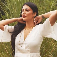 Shruti Haasan clarifies she is perfectly fine!