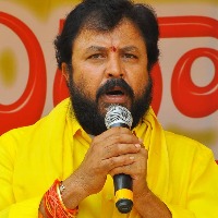 Ex MLA flees as police raid venue of cock fights