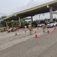 traffic diverted at vijayawada highway due to ysrcp plenary