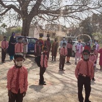 Lucknow school goes missing overnight, classes held on road