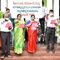 ప్లాస్టిక్ రహిత నగరంగా తీర్చిదిద్దుట ప్రతి ఒక్కరి బాధ్యత: విజయవాడ మేయర్